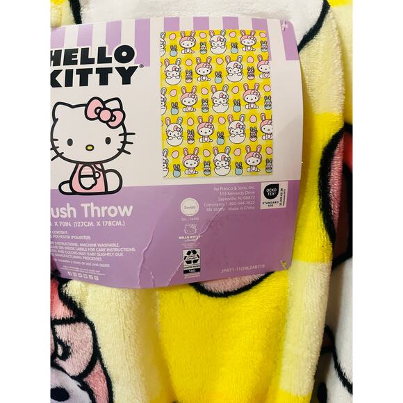Hello kitty cute Easter Bundle with Kuromi dressed as baby chicks 50 x 70 throw - Picture 5 of 7